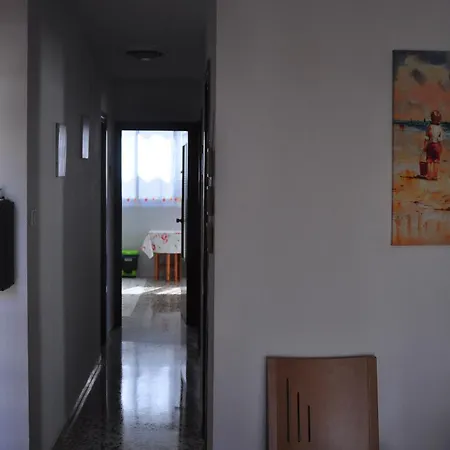 3 Paupi Apartment *